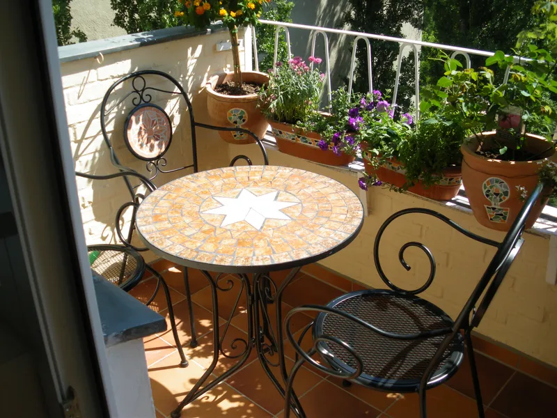 Befristete Vermietung 2-Raum-Wohnung mit Balkon und EBK in Berlin-Tiergarten — photo 1